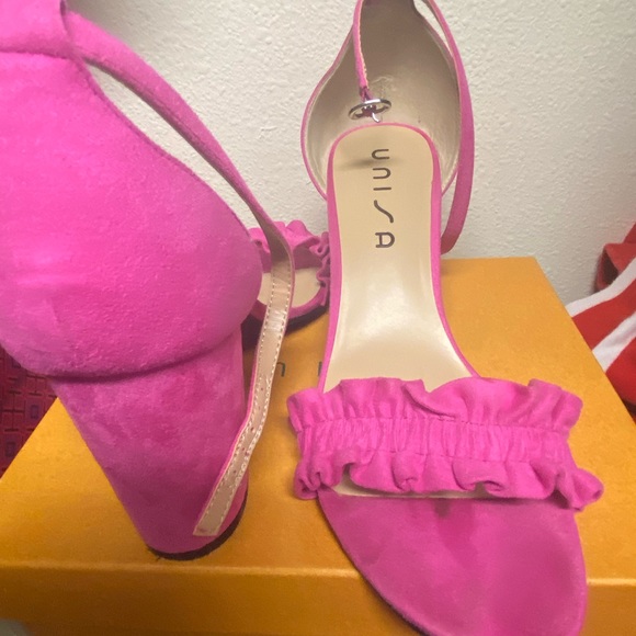 Pretty N PINK - Picture 6 of 6